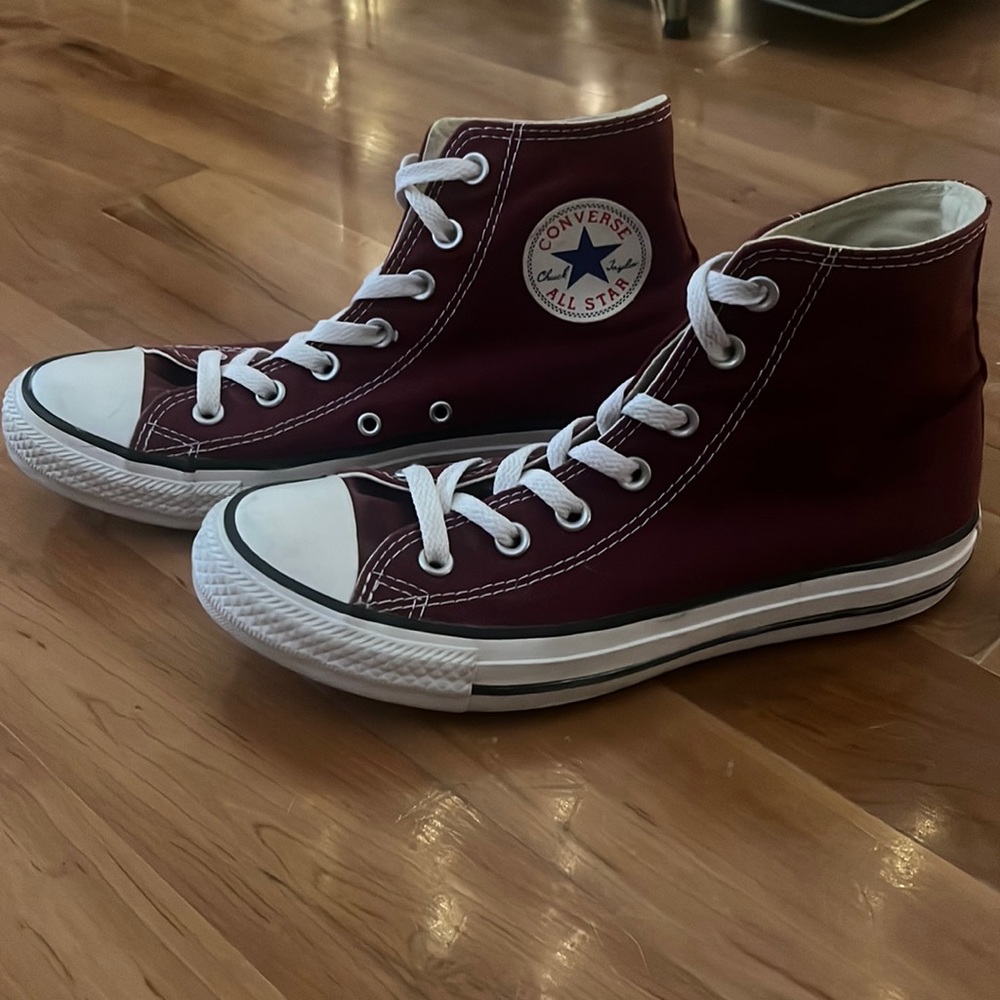 Red converse size 8